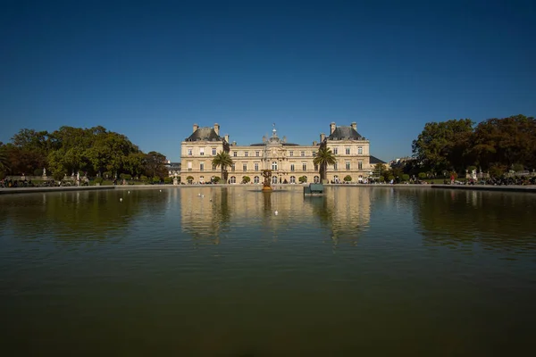 Palace Luxembourg Gardens — Stock Photo, Image