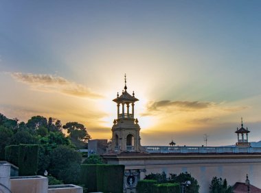 Barcelona Montjuic 'in güzel bölgesinde sütunlar