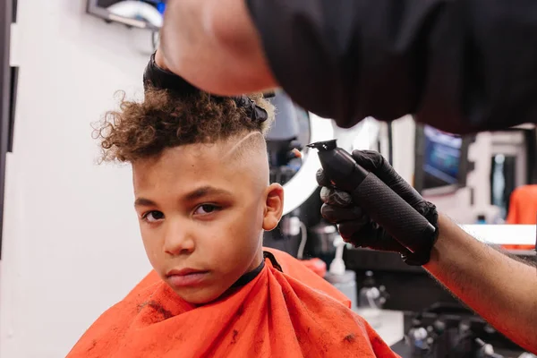 Mixed Race Boy Curly Hair Getting Fresh Fade Hair Cut — Stock Photo, Image