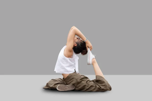 Ung Yogi Kvinna Utövar Yoga Koncept — Stockfoto
