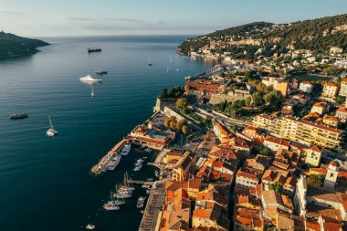 Sessiz şehir Cte d 'Azur' un günbatımı manzarası 