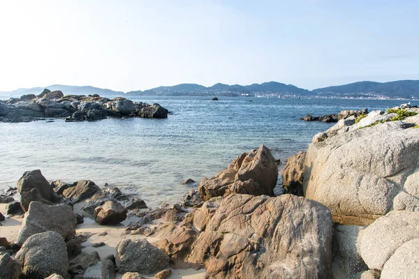 해변의 스페인 비고에 갈리시아 카스의해 — 스톡 사진