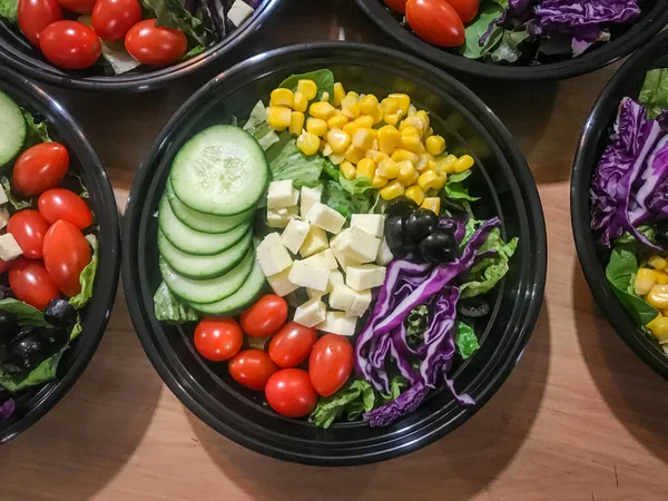 Salades Colorées Dans Les Boîtes Bento Prêtes Effectuer Pour Déjeuner — Photo