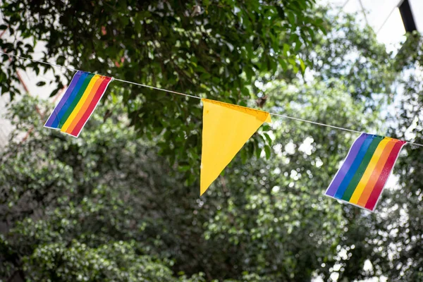 Gay Pride Regenbogenfahne Flattert Während Der Pride Parade — Stockfoto