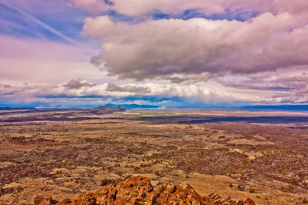 溶岩ベッド国立記念碑の消防時計塔からの眺め — ストック写真