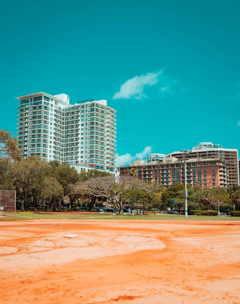 Piłka Park Budynki Miasto Kokosowe Gaj Miami — Zdjęcie stockowe