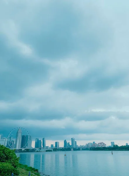 Γραφική Άποψη Του Αστικού Τοπίου Singapores Κατά Συννεφιασμένο Ουρανό Σιγκαπούρη — Φωτογραφία Αρχείου