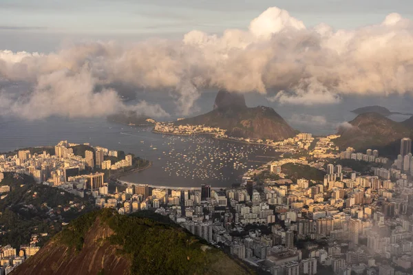 Vacker Utsikt Över Stadens Byggnader Berg Och Hav Rio Janeiro — Stockfoto