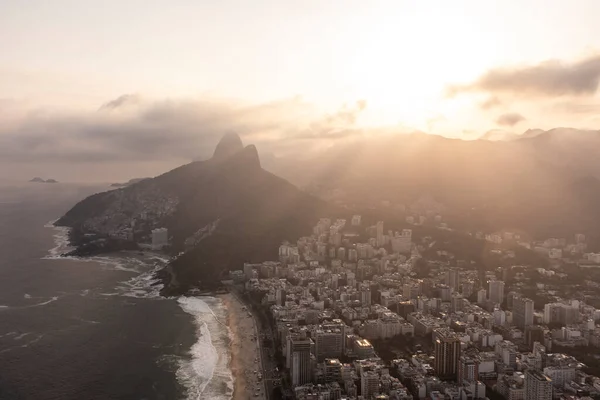 Vacker Utsikt Över Bergen Och Stadens Byggnader Leblon Beach Rio — Stockfoto