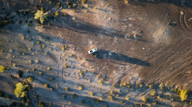 Off-Grid Vanlife - Quartzsite AZ BLM Kampı