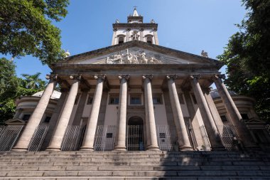 Largo do Machado Meydanı 'ndaki tarihi kilise.