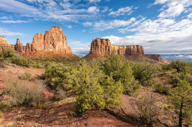 Colorado Ulusal Anıtı 'nda görkemli kaya oluşumları