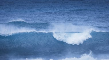 Kuzey Madeira 'da aşırı dalgalar