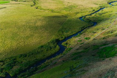 Dolaşan nehir, İzlanda. Yüksek açı. River Valley bakış açısı 1