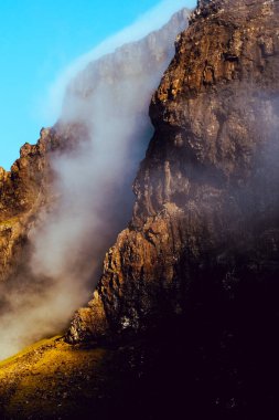 Skye Adası 'nın sisli dağları