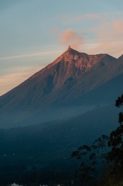 Antigua Guatemala 'dan yangın volkanı