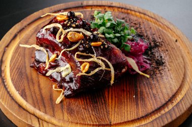 bbq soslu ızgara biftek.