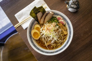 Japon usulü ramen kasesi.