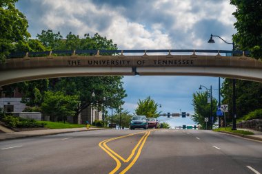 Knoxville, Tennessee 'de bir kamu arazisi araştırma üniversitesi.