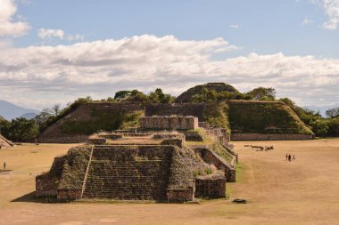 Monte Albn Oaxaca 'nın eski arkeolojik bölge kalıntılarının görüntüsü 