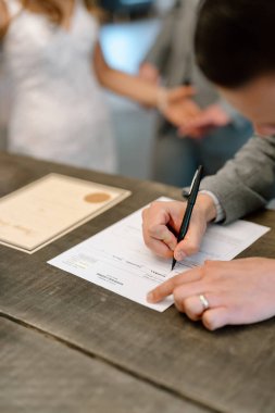 Nikah sırasında nikah belgesinde resmi yazı