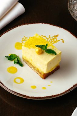 Naneli limonlu cheesecake. Kahve dükkanı menüsü