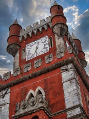 Sintra, Portekiz yakınlarındaki Pena Ulusal Sarayı.