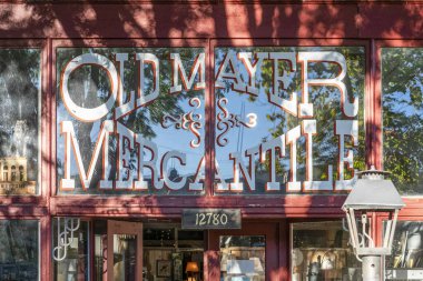 Mayer, Arizona 'daki eski Mayer ticaret mağazası.