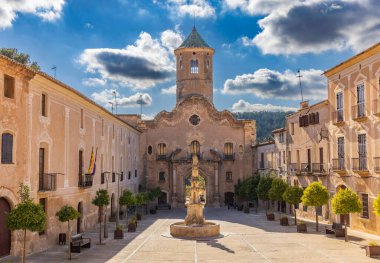 Tarragona 'daki Santes Creus Kraliyet Manastırı