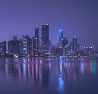 Gece ufuk çizgisi Miami Florida güzel manzara