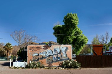 Bisbee, AZ 'deki Shady Dell karavan parkı ofisi.