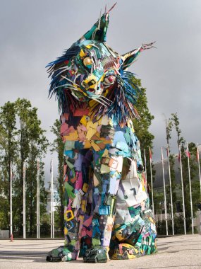 Sokak sanatının grafitileri ve heykelleri