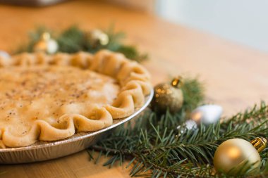 Bayram pastasının dalgalı kenarı