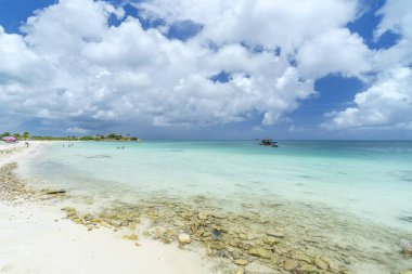 Idyllic tropikal plajı, Antigua ve Barbuda