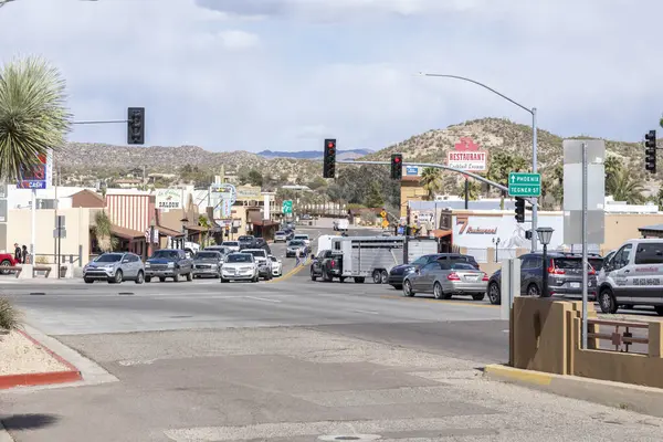 Wickenburg, Arizona şehir merkezinin sokak manzarası