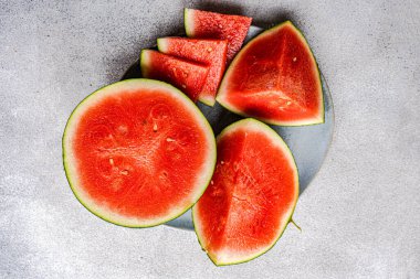 Organik olgun karpuz meyve dilimleri.