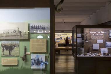 Tubac Presidio Müzesi camın arkasında sergileniyor