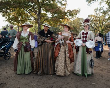 Ortaçağ Temalı Teksas Rönesans Festivali Performansçıları