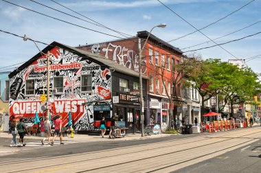 Toronto Ontario, Queen Caddesi 'nin merkezi.