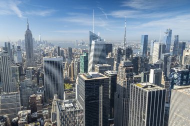 New York City şehir merkezinde öğleden sonra gökyüzü manzarası
