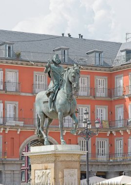 Madrid Plaza Belediye Başkanı 3. Felipe Heykeli