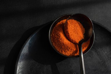 Kaşıkta baharatlı tuz