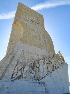 Güneşli bir günde Lizbon 'daki Conquistador Anıtı