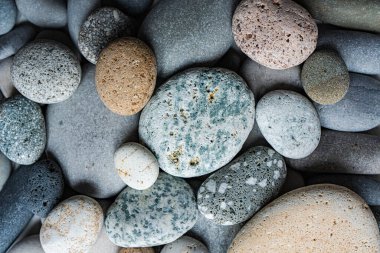 Doğal bir arka plan olarak deniz çakıl taşları