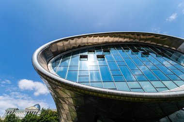 Eski Tiflis 'in modern mimarisi