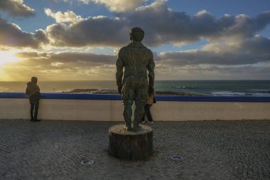 Ericeira köyünde inanılmaz bir gün batımı.