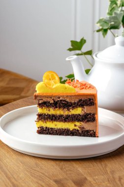 Turunçgil kremalı çikolatalı kek