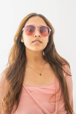 Doğu Hintli Kızın Çevresel Portresi