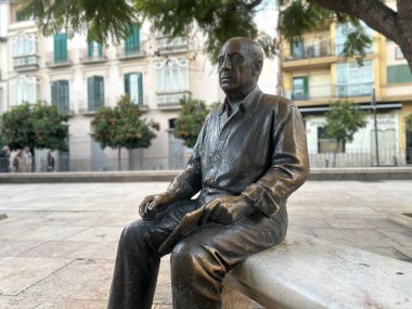 Efsanevi ressam Pablo Picasso 'nun Malaga' daki heykeli