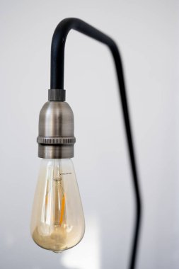 Sanayi Tasarımlı Minimalist Edison Ampulü